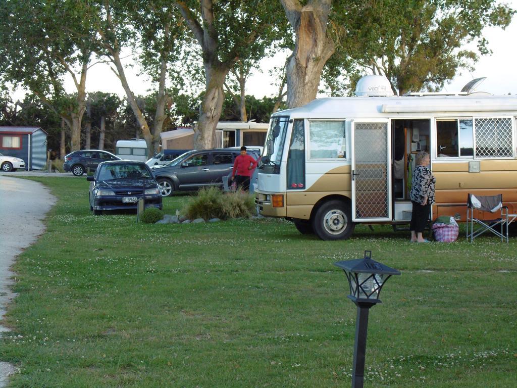 Glenavys Waitaki River Motor Camp Exterior foto