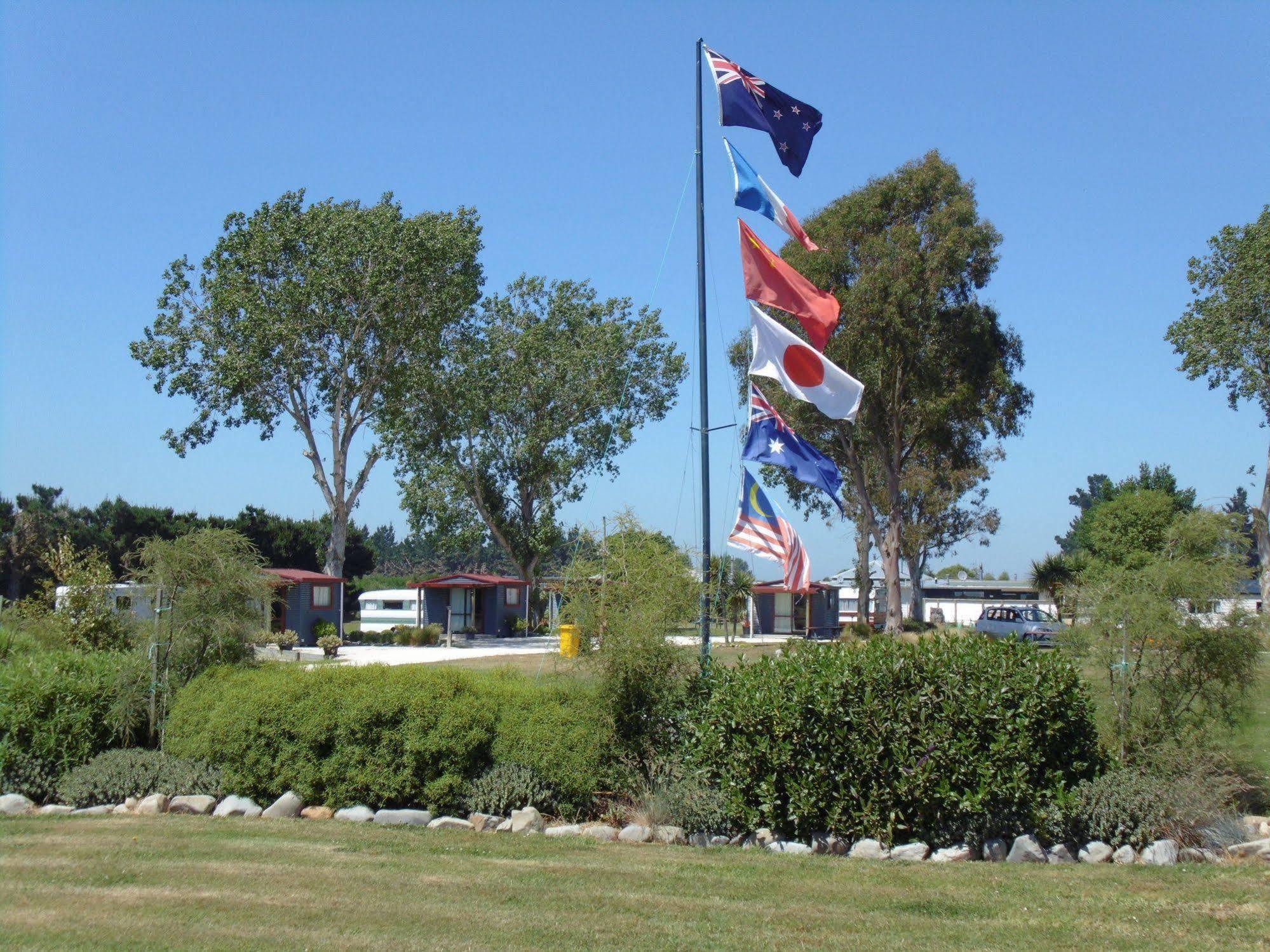 Glenavys Waitaki River Motor Camp Exterior foto